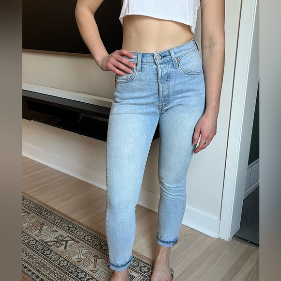 Levi’s Baby Blue Denim Jeans, US 25W 28L - Picture 2 of 5